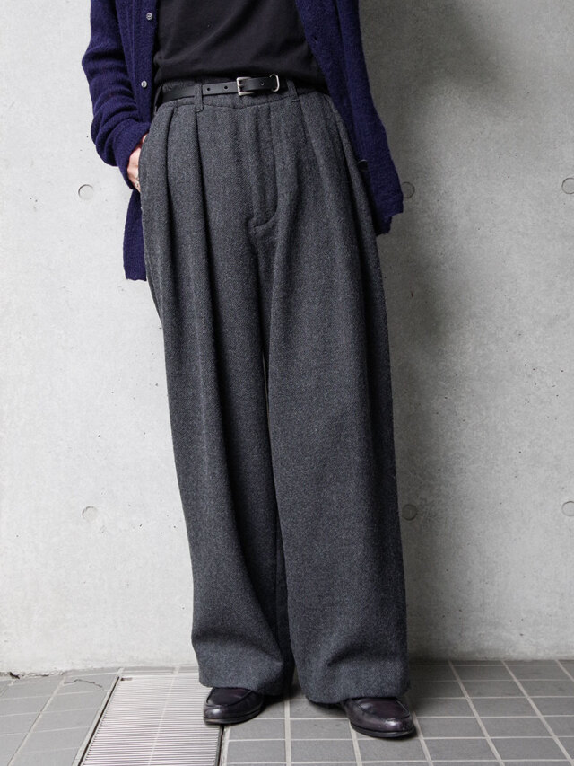 my beautiful landlet "BISHU WOOL TUCK WIDE PANTS" - CHARCOAL