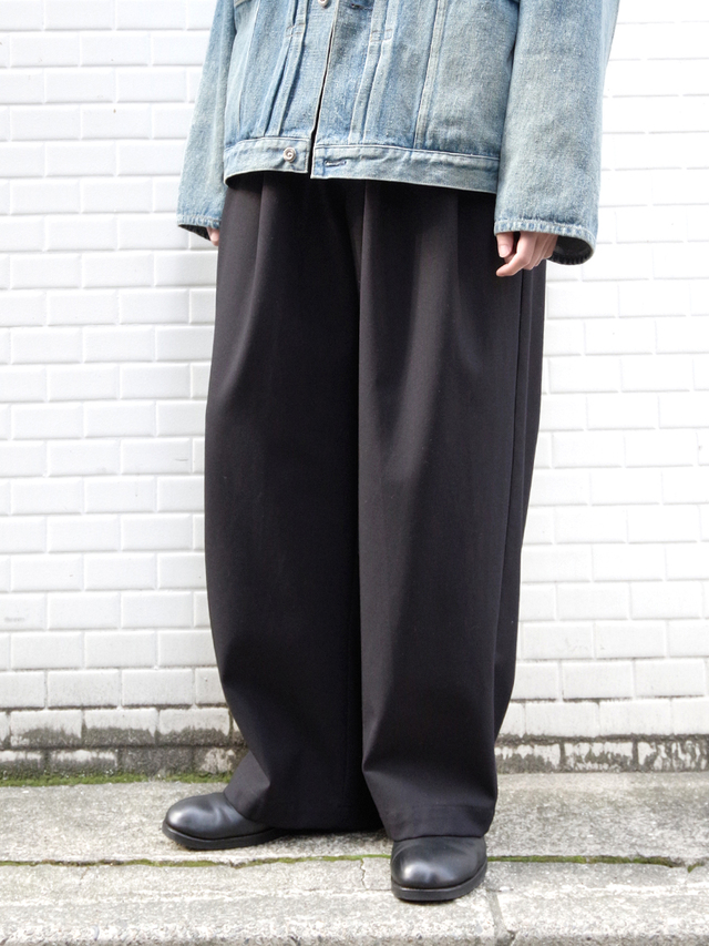 my beautiful landlet "HIGH-TWIST TWILL TUCK WIDE PANTS" - BLACK