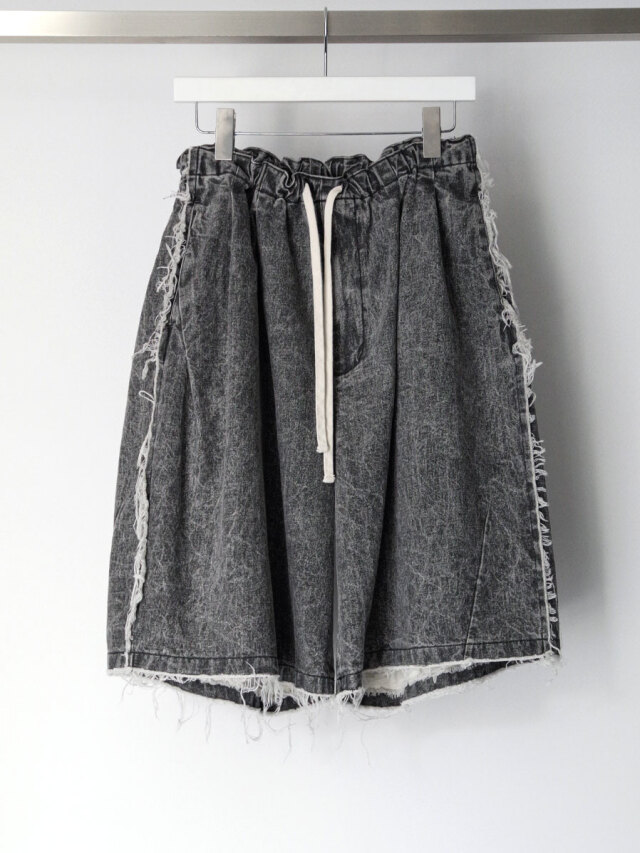 my beautiful landlet "PIGMENT PRINT WASHED DENIM SHORT PANTS" - BLACK