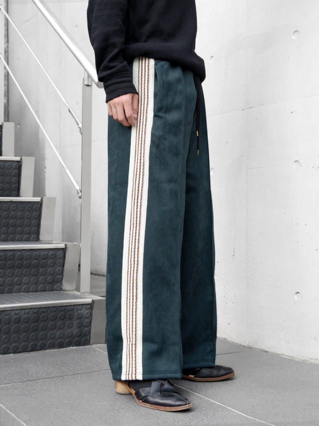Sasquatchfabrix. "FAUX SUEDE FLARE TRACK PANTS" - GREEN