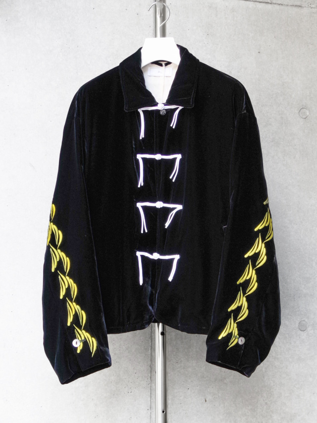 Urig "EMB VELVET CHINA JACKET"