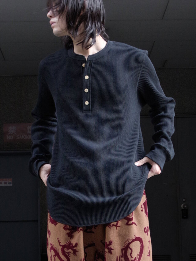 Urig "4B HENRYNECK WAFFLE LS" - BLACK