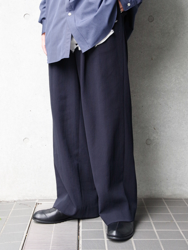 URU "HARD TWIST COTTON INVERTED PLEATS PANTS" - D.NAVY