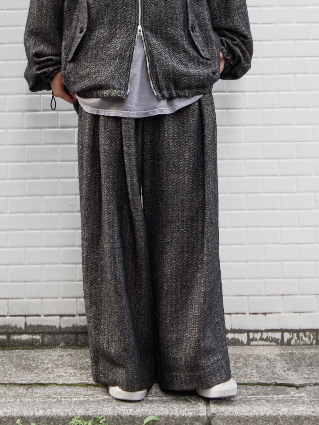 VOAAOV "WOOL LINEN HERRING BONE Tuck Wide Pants" - BLACK