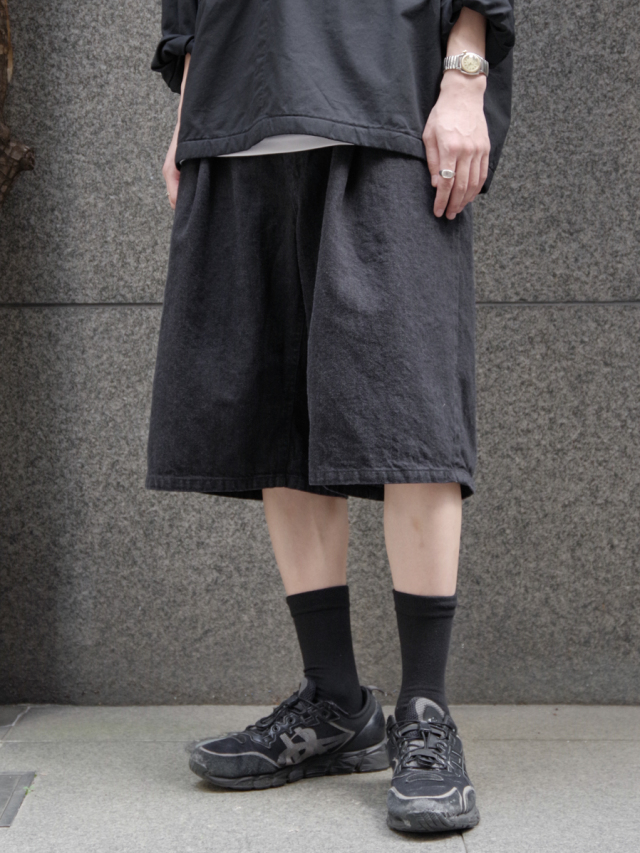 VOAAOV "BLACK DENIM WIDE SHORT PANTS" - OW