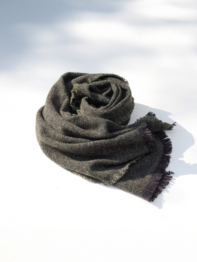 YOKO SAKAMOTO "WOOL LONG SCARF" - OLIVE