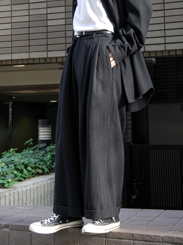 YOKO SAKAMOTO "DOUBLE PLEATED CROPPED TROUSERS" - STRIPE