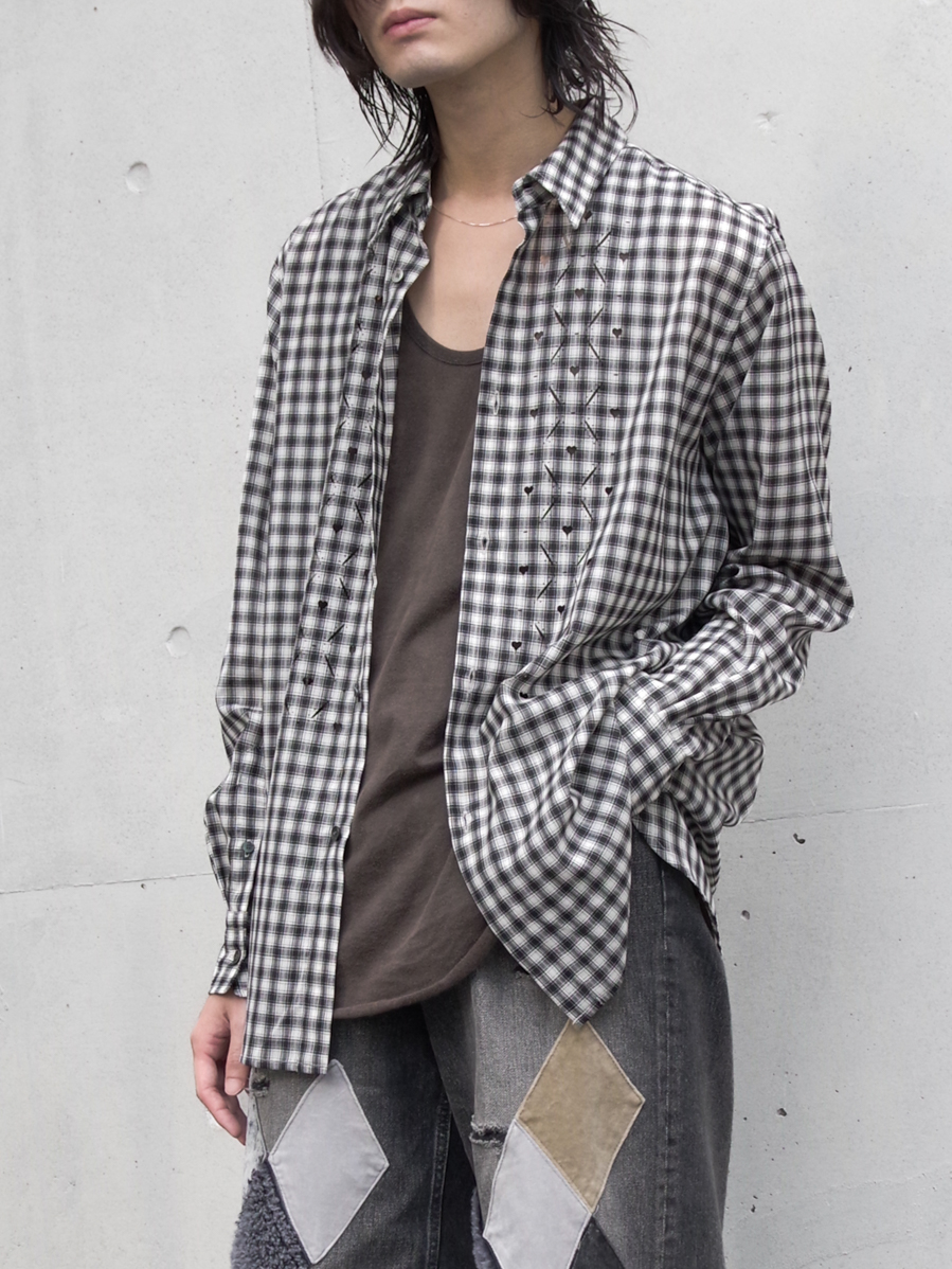 MASU "HEART HOLE PLAID SHIRT" - BLACK