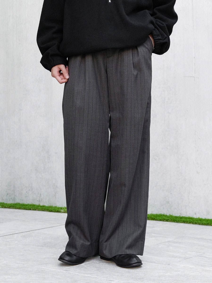 MASU "INVERTED PLEATS WIDE TROUSERS" - CHARCOAL BLACK