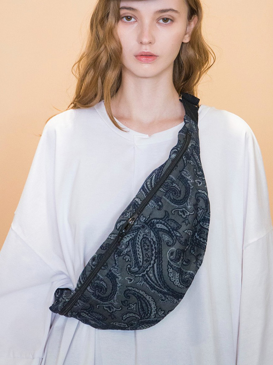 my beautiful landlet "PAISLEY PATTERN JACQUARD BODY BAG"