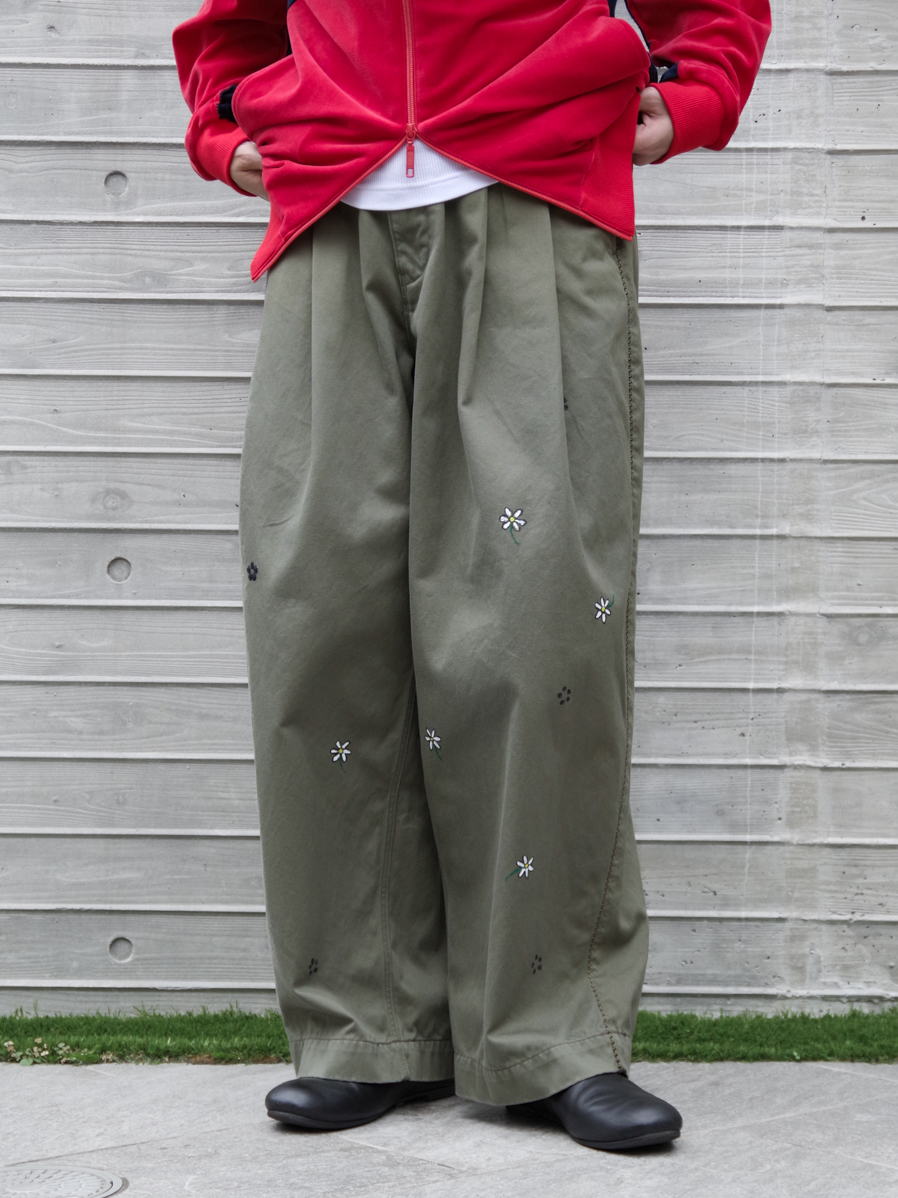 my beautiful landlet "FLOWER PAINT CHINO TUCK WIDE PANTS" - OLIVE
