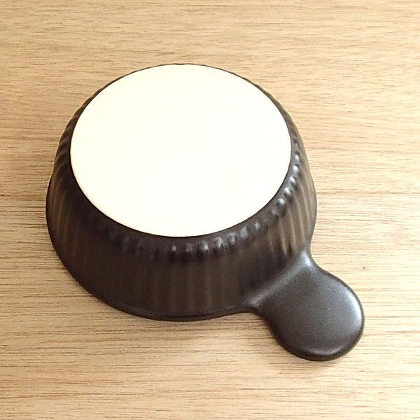 ブラックセラム片手スープ 裏