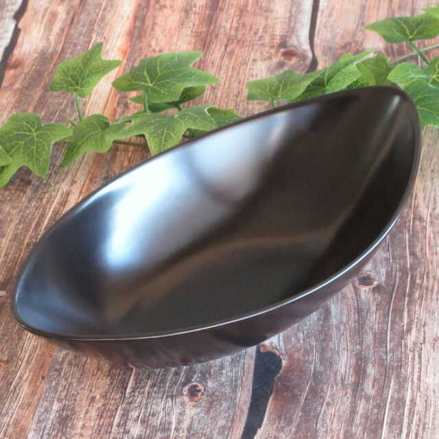 リーフボウル ベーカー 食器 おしゃれ 陶器 27cm 洋食器 インスタ映え かわいい 四季彩陶器 美濃焼 業務用 パティオ マットブラック  14730071