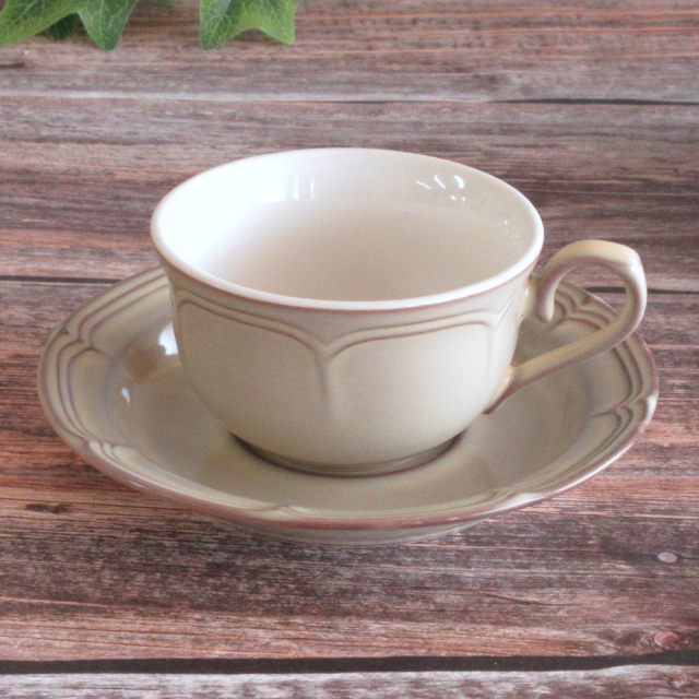 ティーカップ ソーサー おしゃれ カップアンドソーサー 175ml 陶器 北欧風 アンティーク 四季彩陶器 美濃焼 業務用 食洗器対応 来客用 ラフィネ シナモン ベージュ 15922053-15922055