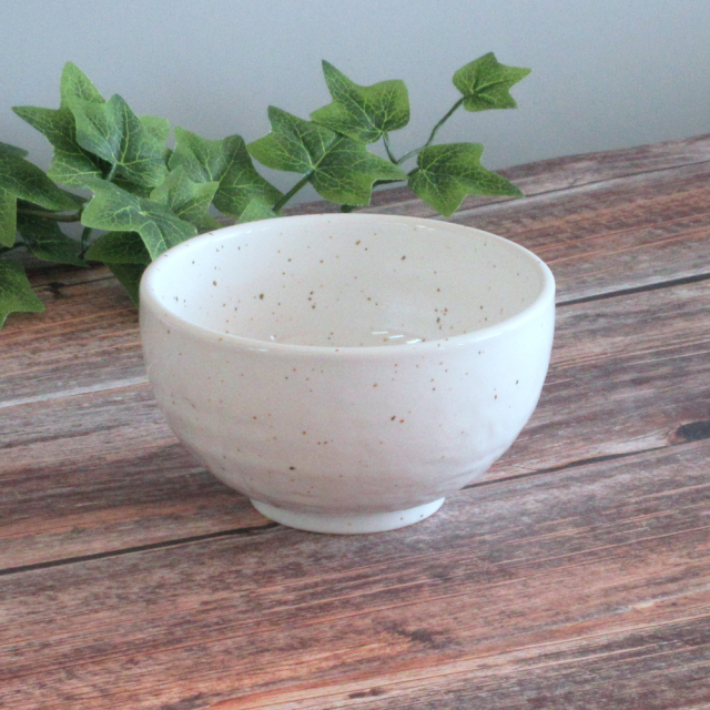 和食器 小さめ丼 11cm 330ml 和食器 おしゃれ 陶器 四季彩陶器 美濃焼 業務用 新粉引 石目 3.6丼 51520037