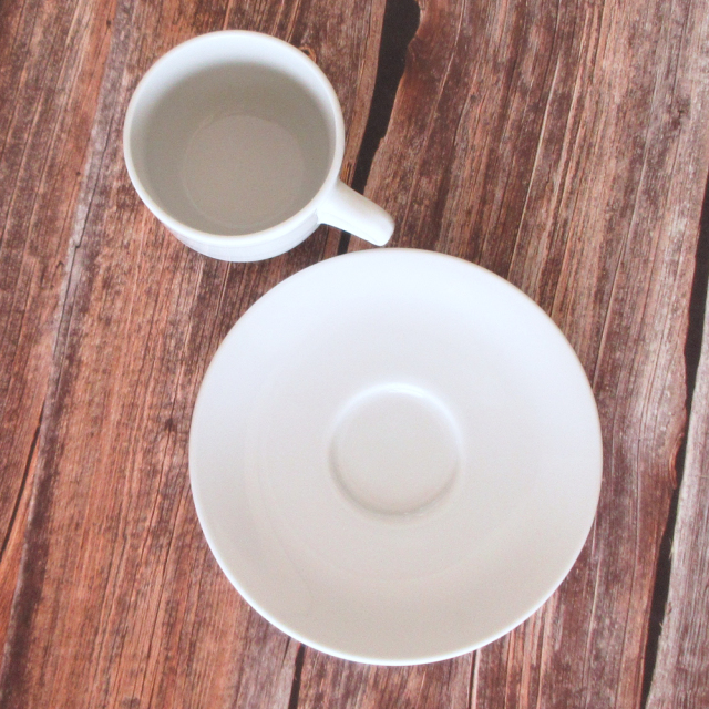 ホテル スタック カップソーサー 上