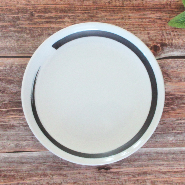 中皿 19cm おしゃれ 陶器 盛皿 天ぷら皿 焼き魚皿 食器 四季彩陶器 美濃焼 業務用 黒刷毛目ライン 11-203-4