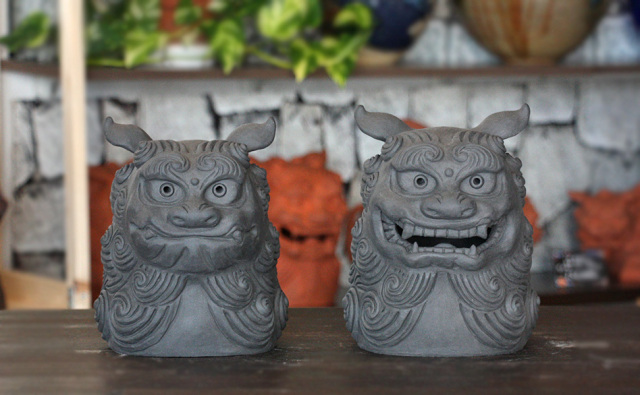 ちぶるシーサー「黒双」（中）　作　新垣信一