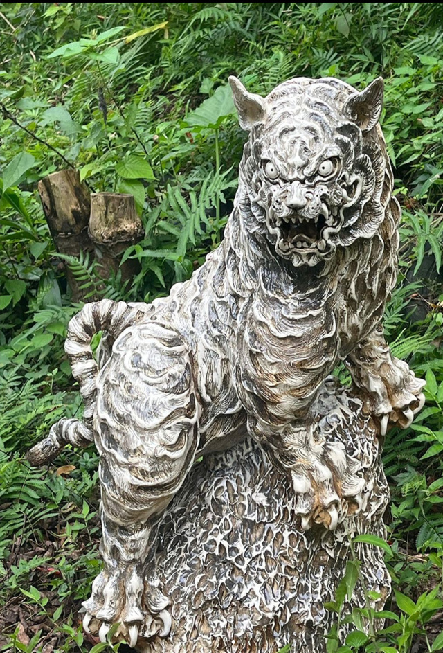 white tiger   Created by Yuto Arakaki