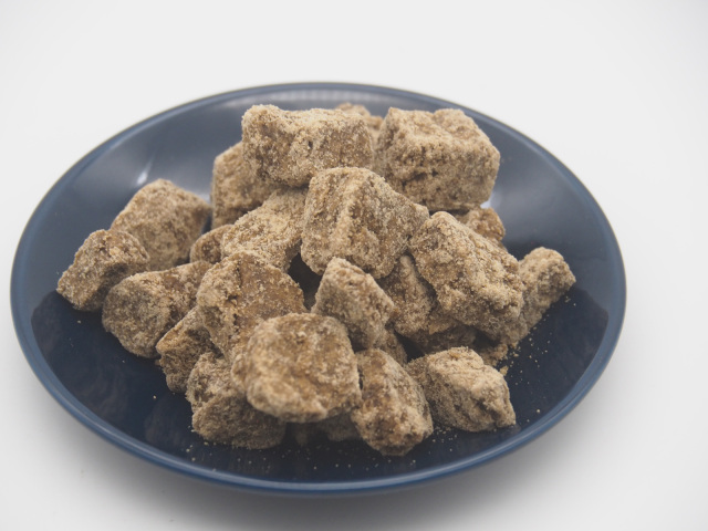 奄美大島　純黒糖　クロウサギ