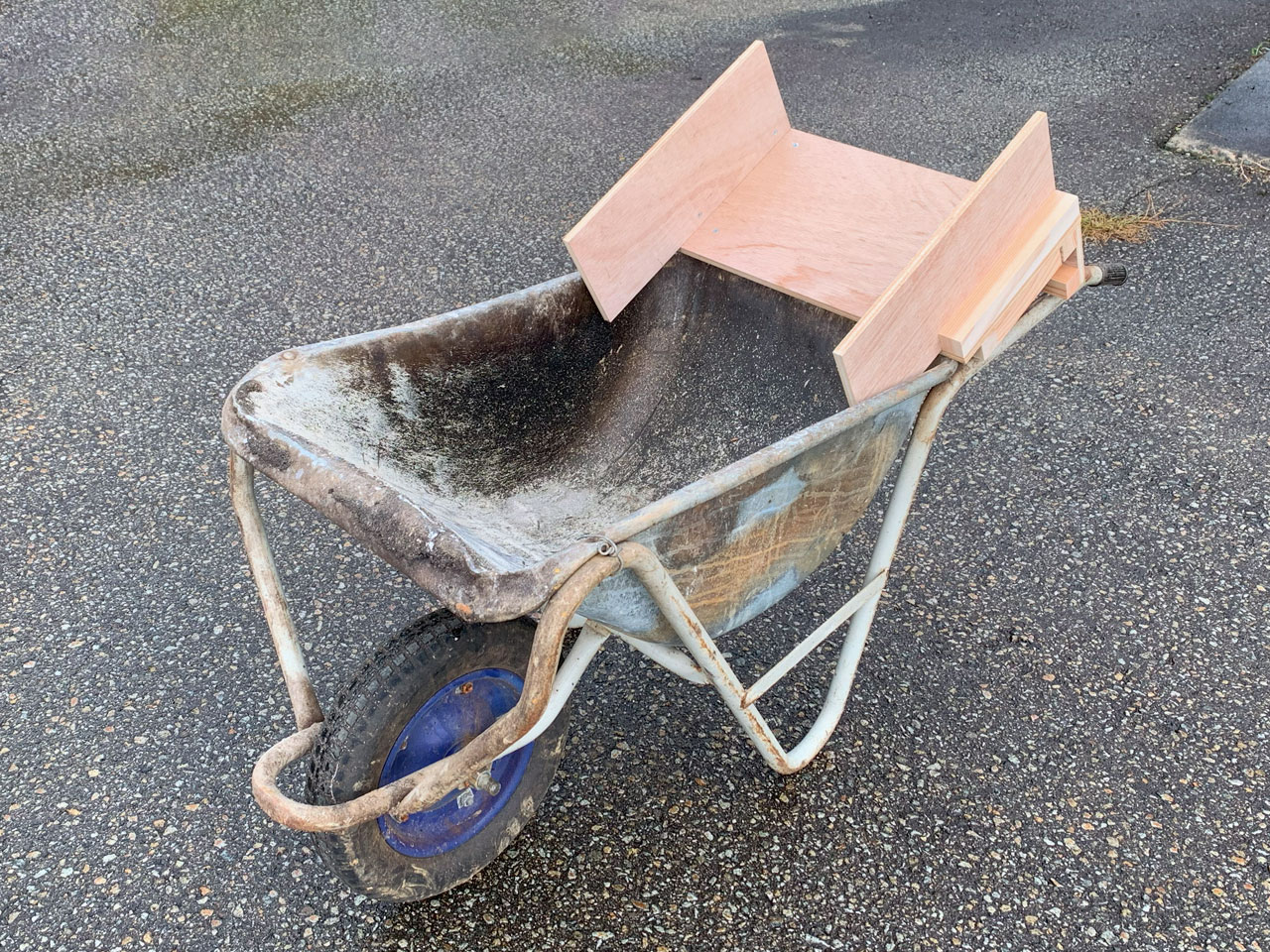 一輪車用合材ガード