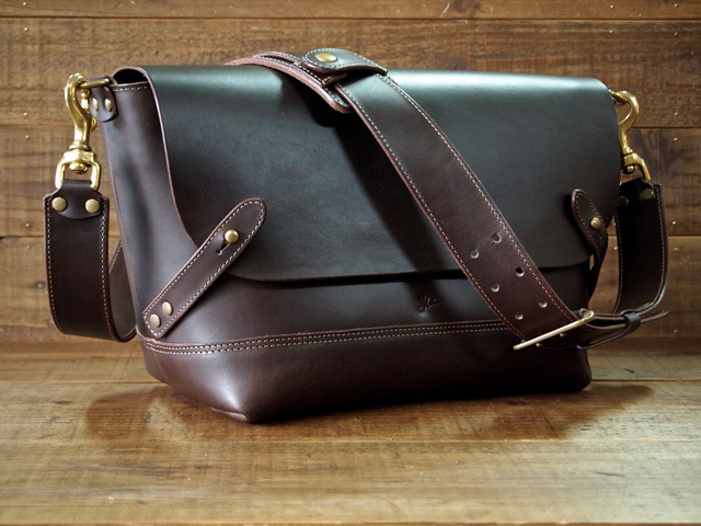 イタリアンレザーショルダーバッグ/オールレザー仕様/メッセンジャー  