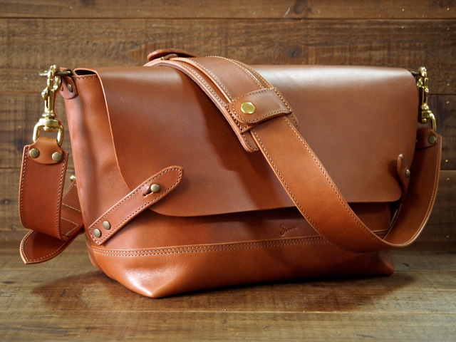 イタリアンレザーショルダーバッグ/オールレザー仕様/メッセンジャー  