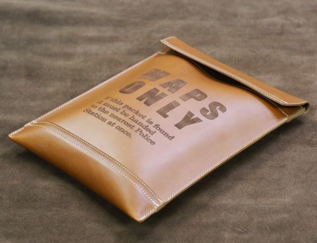 Lacrie トートバッグ　クラッチバッグ 革のミリタリークラッチバッグ