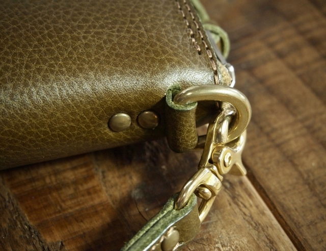 TALON(タロン）ファスナー仕様の長財布/ラウンドファスナーウォレット