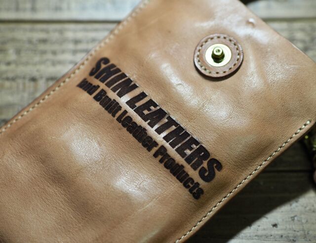 ＊美品！イルビゾンテ スマホショルダー　焼きヌメ＊ 美品！イルビゾンテ スマホショルダー 焼きヌメ＊ イルビゾンテ