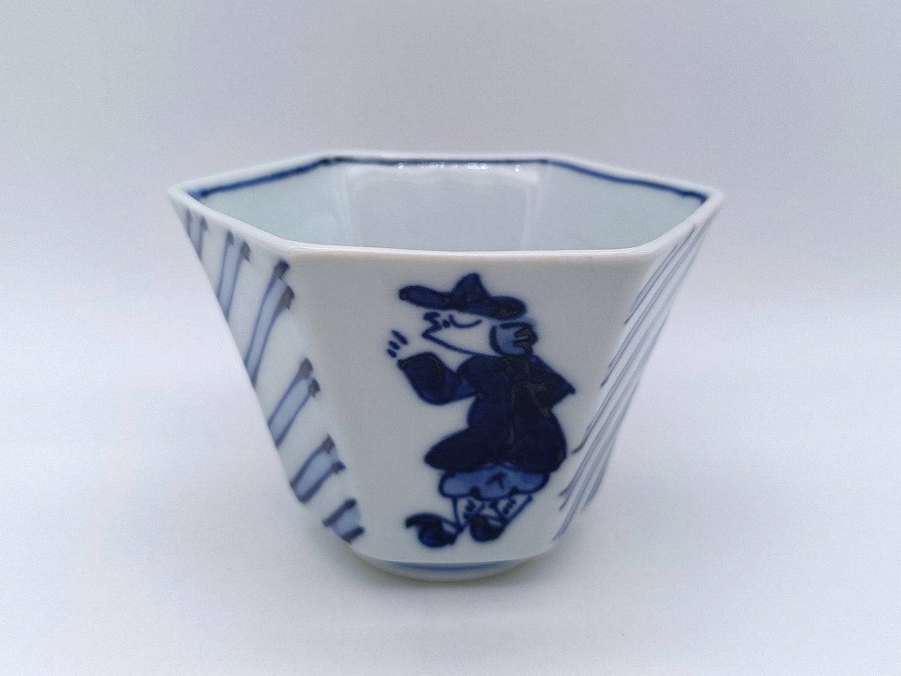 三人異人紅毛人　六角小付　しん窯青花　限定商品