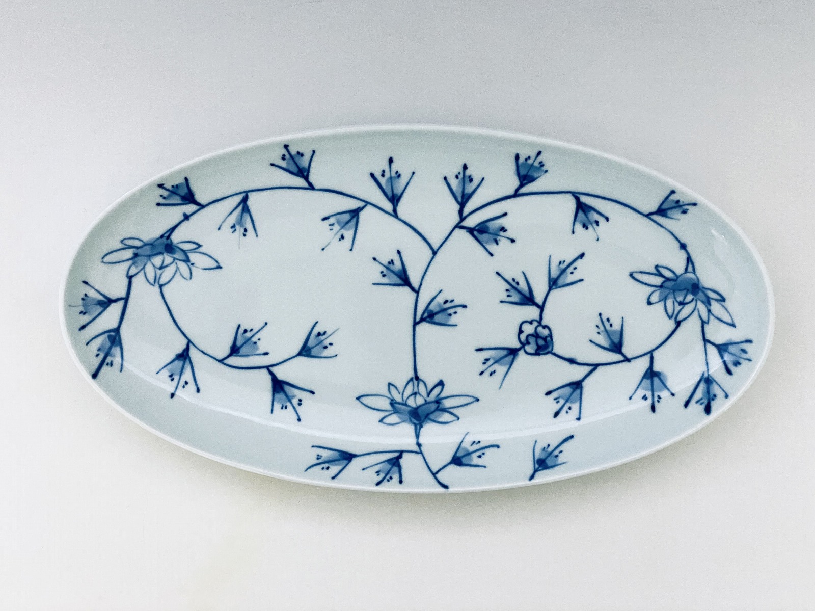 mo小判パーティー皿 HANAKARAKUSA しん窯 青花