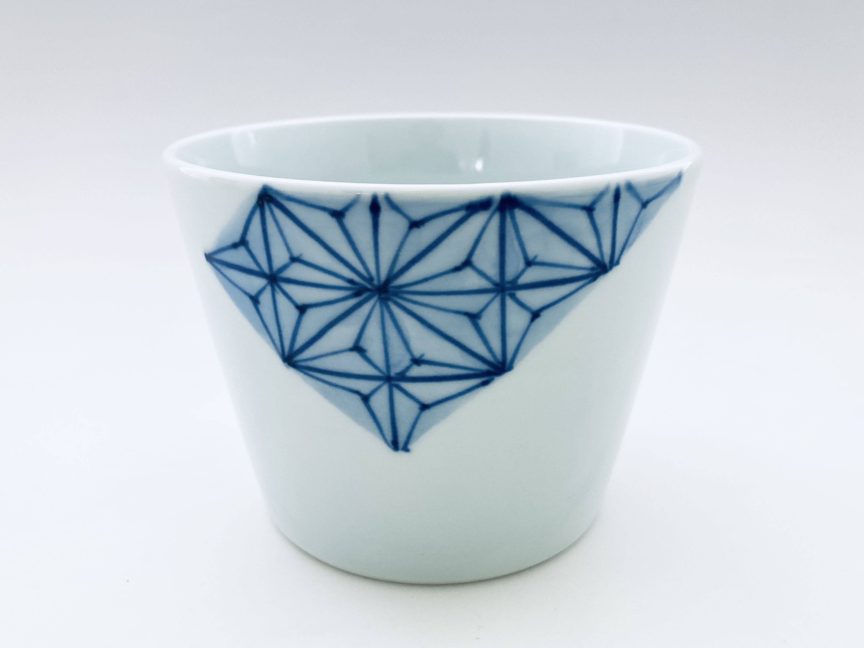 麻の葉フラワーポット しん窯青花（底穴無）