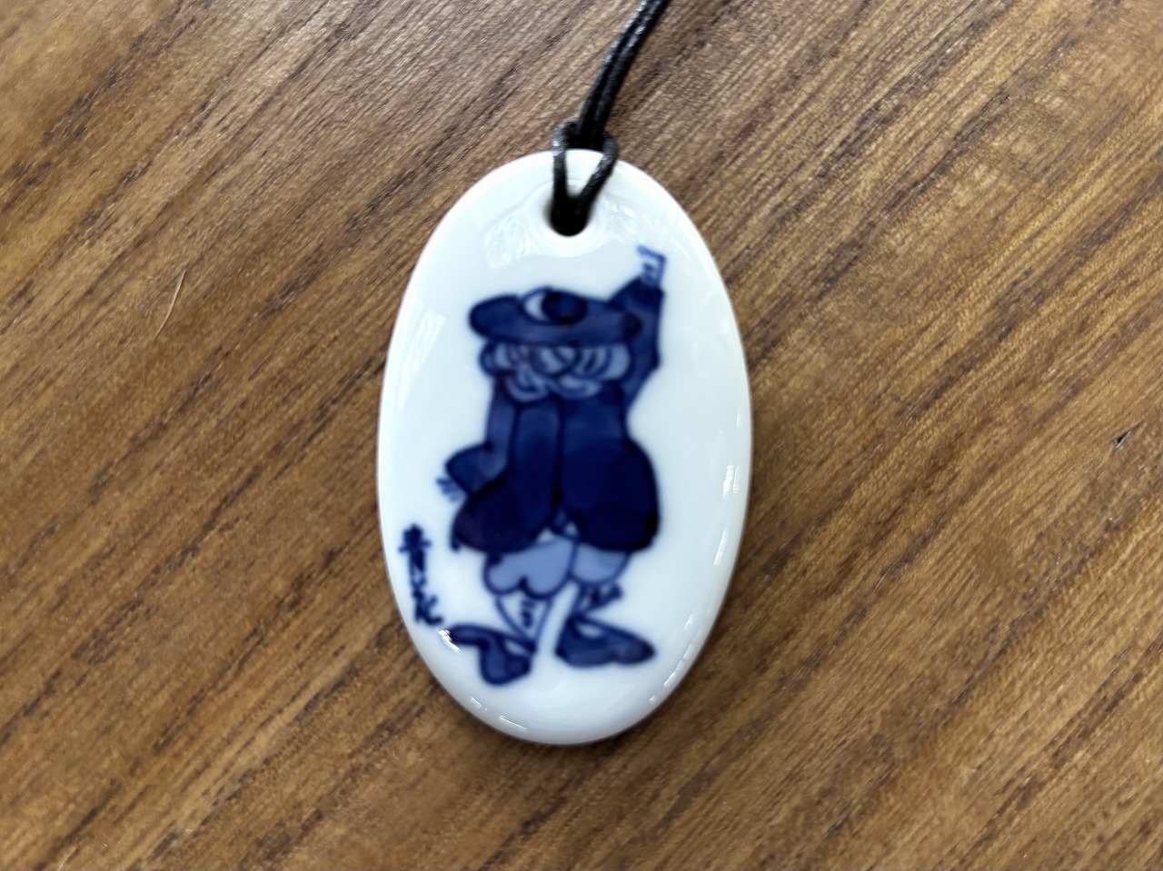 カール紅毛人ペンダント