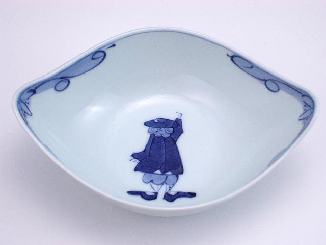 有田焼 青花 カール紅毛人舟型中鉢