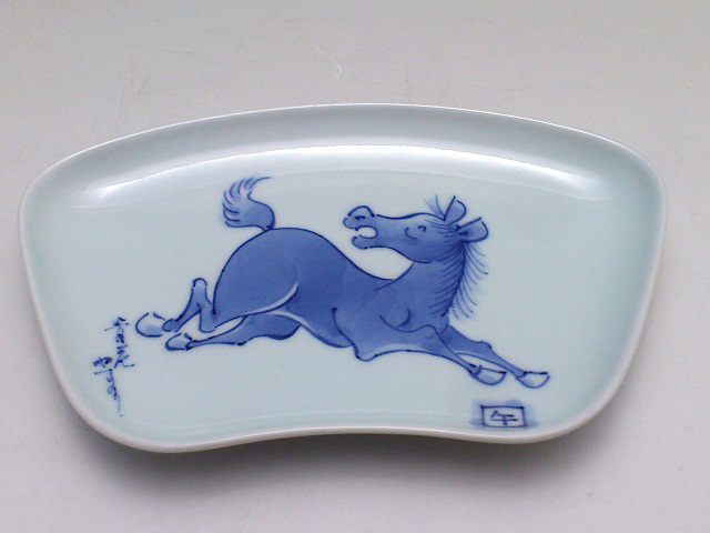 干支午（馬）飾り扇形皿 しん窯 青花