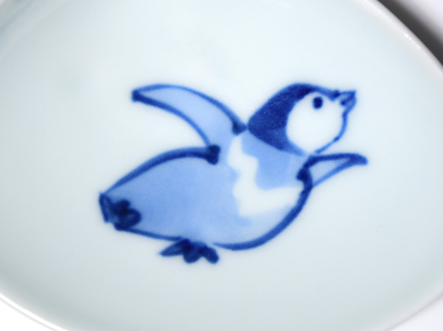 はなちゃんペンギン 貝型台皿 しん窯青花