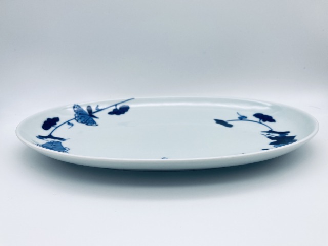牡丹唐草異人小判幅広焼皿 しん窯青花