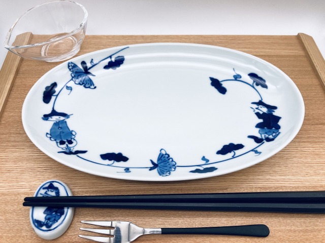 牡丹唐草異人小判幅広焼皿 しん窯青花