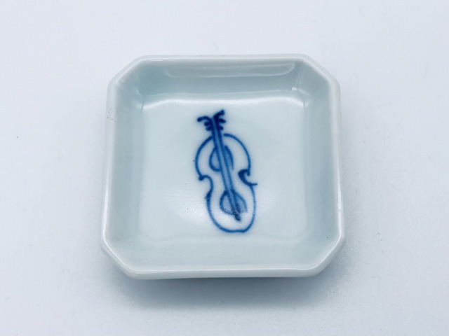 ハーモニー バイオリン角豆皿 しん窯 青花