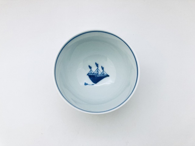 異人づくし３.８寸丸飯碗　しん窯青花