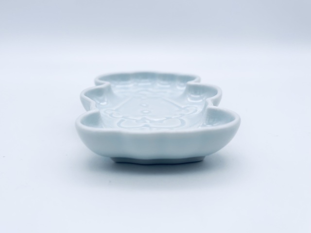 濃マント異人 刻の小皿
