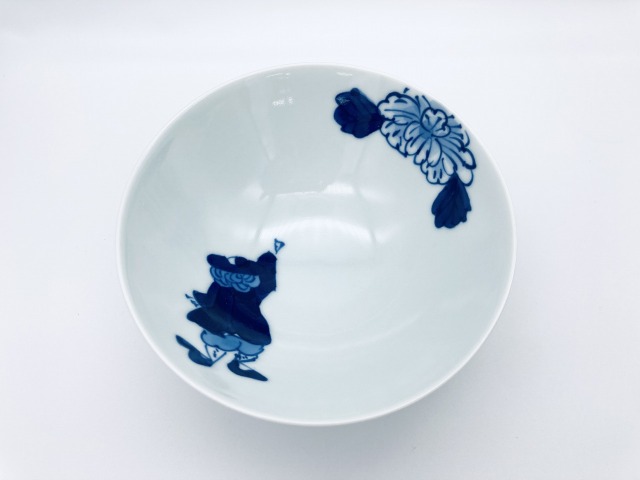 渕牡丹にカール紅毛人4.3浅飯碗 しん窯 青花 限定商品