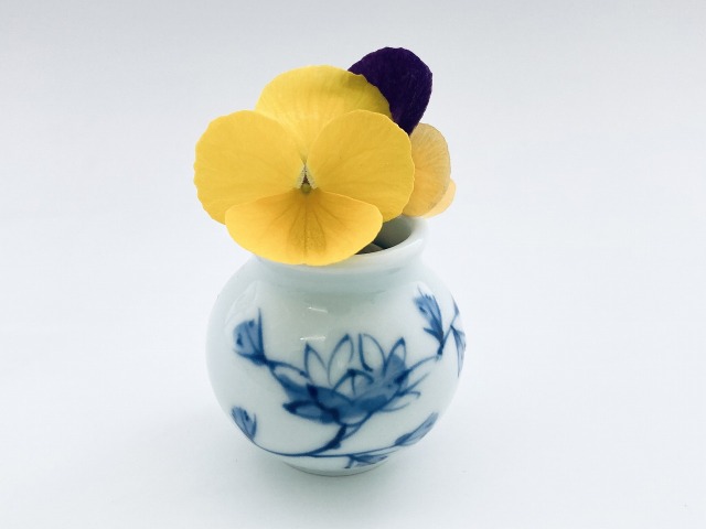 花唐草豆一輪挿し しん窯青花