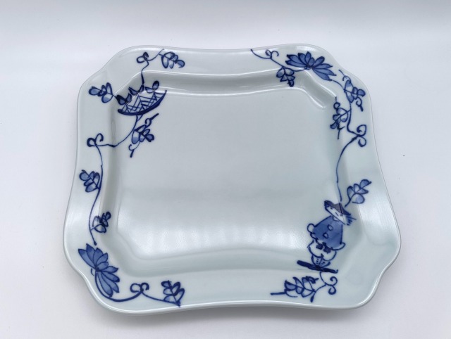 唐草異人　木甲正角皿　しん窯青花　限定商品