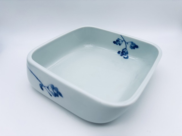 唐草すくい易い鉢 しん窯青花限定商品