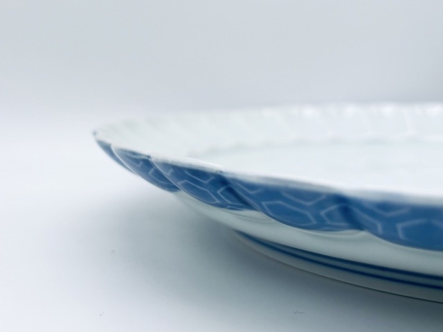亀甲文菊割皿 しん窯青花匠 限定商品