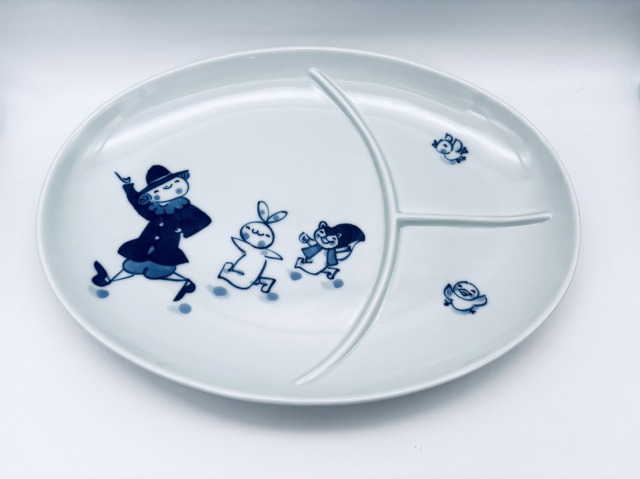 mo紅毛人仕切皿　しん窯青花