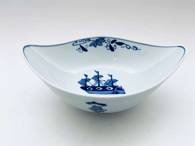 デルフトブルー　ゼニス窯　壁飾小皿　青花染付　花唐草　ゴーダ　オランダ製 オランダ船舟型小皿 しん窯 青花
