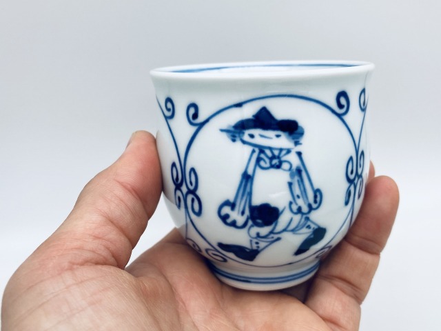 安南 青花 花紋 盃 安南トンボさけ呑/Big sake cup, Annan-style blue & white